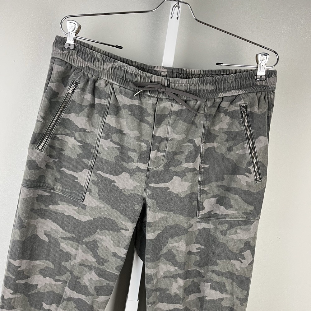 Athleta Farallon Jogger Pants Size 16 Camo Athletic Athleisure Cotton Stretch